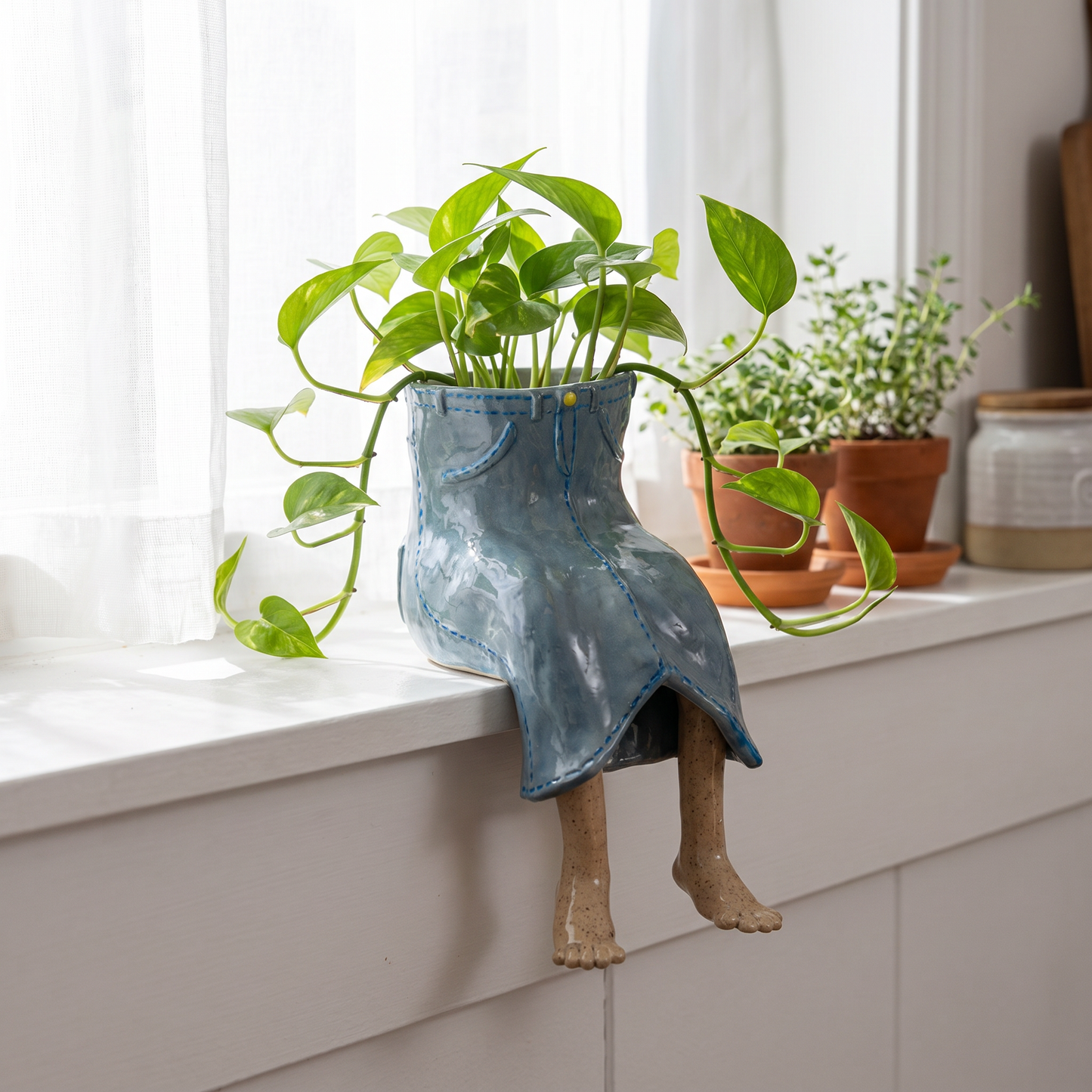 The Leggy Planter™ — Novelty Ceramic Plant Pot